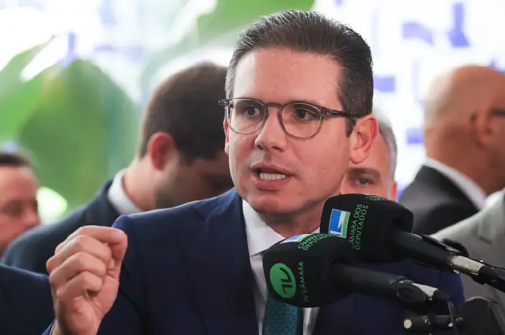 Motta diz que vai levar ao plenário perda do mandato de Carla Zambelli