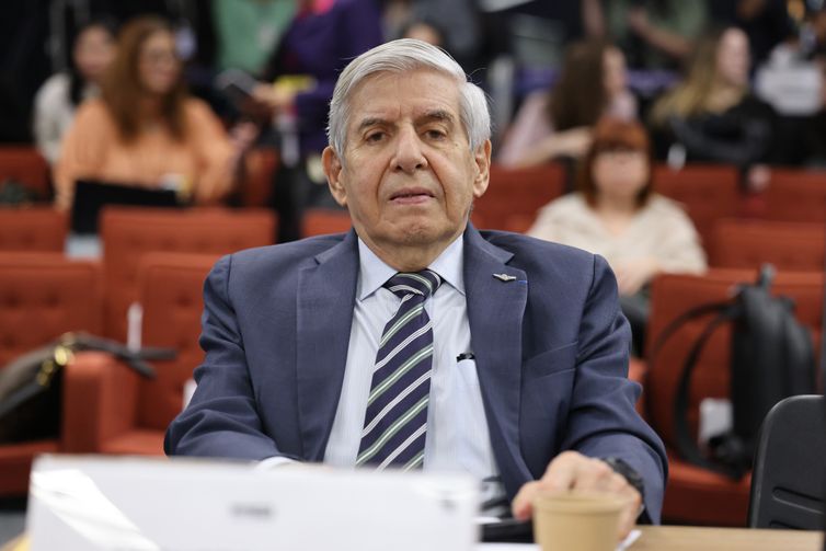 Ex-chefe do GSI, general nega envolvimento em suposto plano golpista